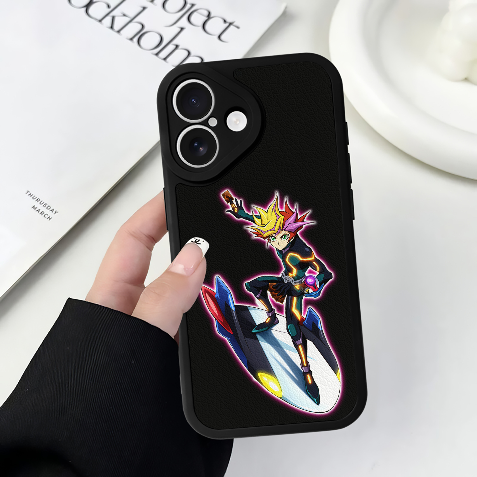 遊☆戯☆王 Yu-Gi-Oh! 【iPhone 16シリーズ対応】シリコンスマホケース（レザー調） 材質：シリコン
